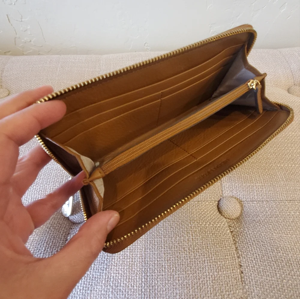 MK wallet - Picture 3 of 3